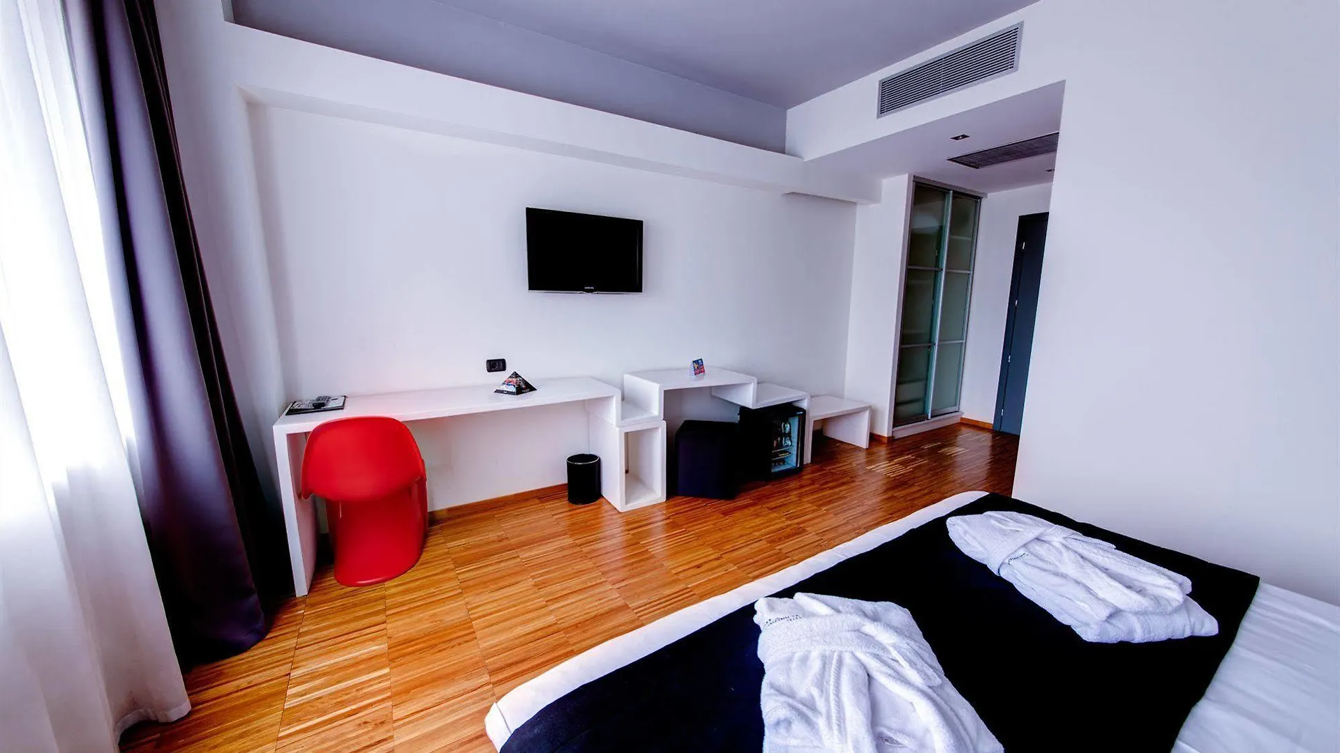 Sarroglia Hotel Bucharest 4*,